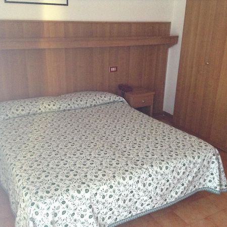 Hotel Helvetia 에라클레아 마레 외부 사진