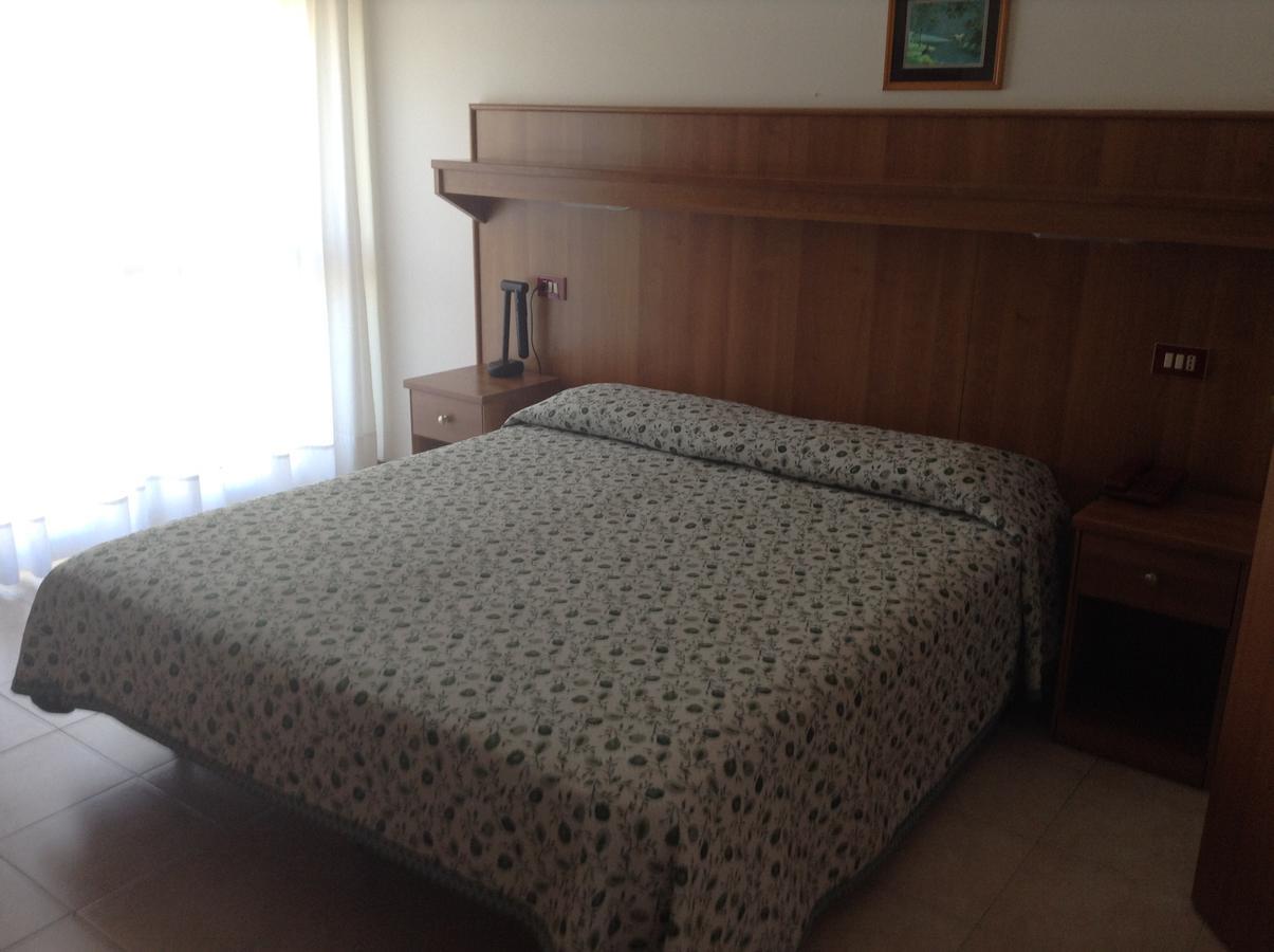 Hotel Helvetia 에라클레아 마레 외부 사진